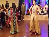 KArachi Wedding Mehndi Night Dance     Mehndi Taan Sajdi     HD ✔