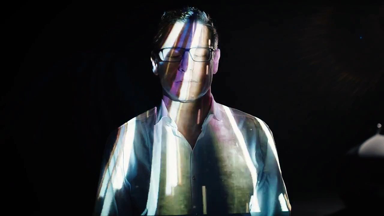 Mercedes-Benz Yeni nesil Dijital aydınlatma sistemi tanıtım videosu