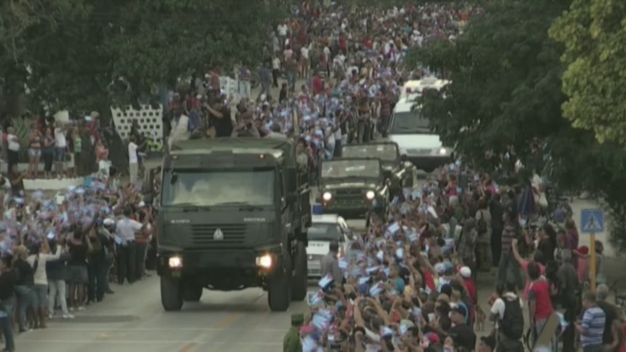 Restos mortales de Fidel Castro llegan a su tierra natal