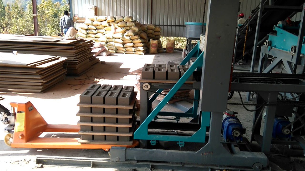 Brick Making Machine With Stacker