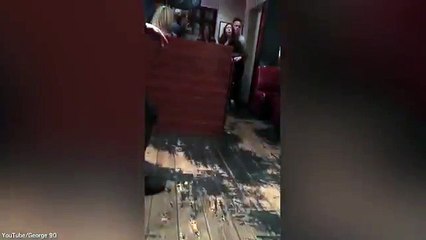 Këngëtari i njohur bëhet hero, e shpëton një vajzë nga vdekja