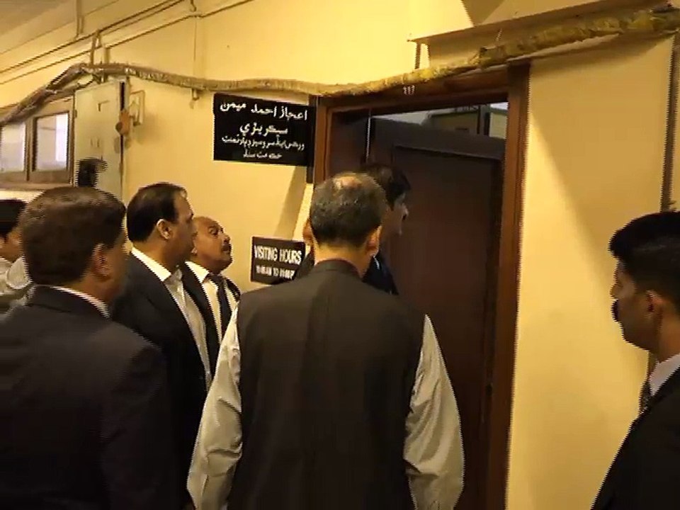 CM Sindh SYED MURAD ALI SHAH visits Sindh secratriate offices... 02nd Nov 2016 FRIDAY