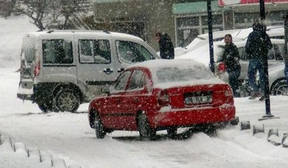 Yozgat'ta yollar buz pistine döndü
