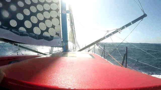 J28 : Le Vendée Globe : Manège ultime pour Eric Bellion / Vendée Globe