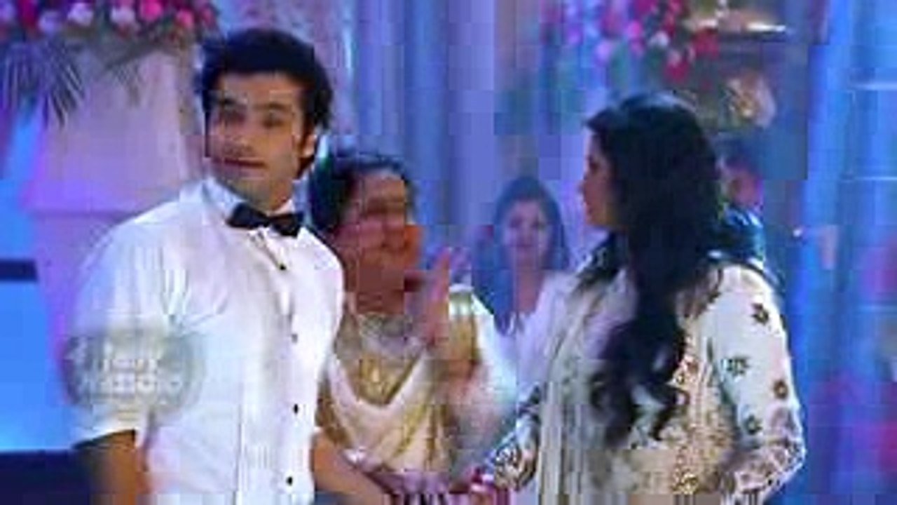 (VIDEO) Rishi Tanu's ROMANTIC Dance - Kasam Tere Pyaar Ki - video ...