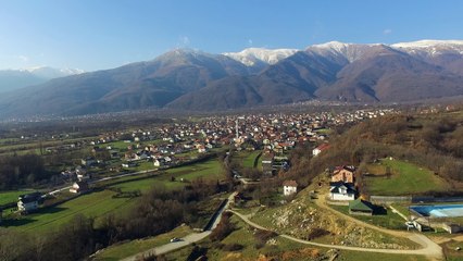 Nerashti i inçizuar nga kodra e Korrizeve