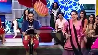 Apna rupata thek kro see what happend in live show