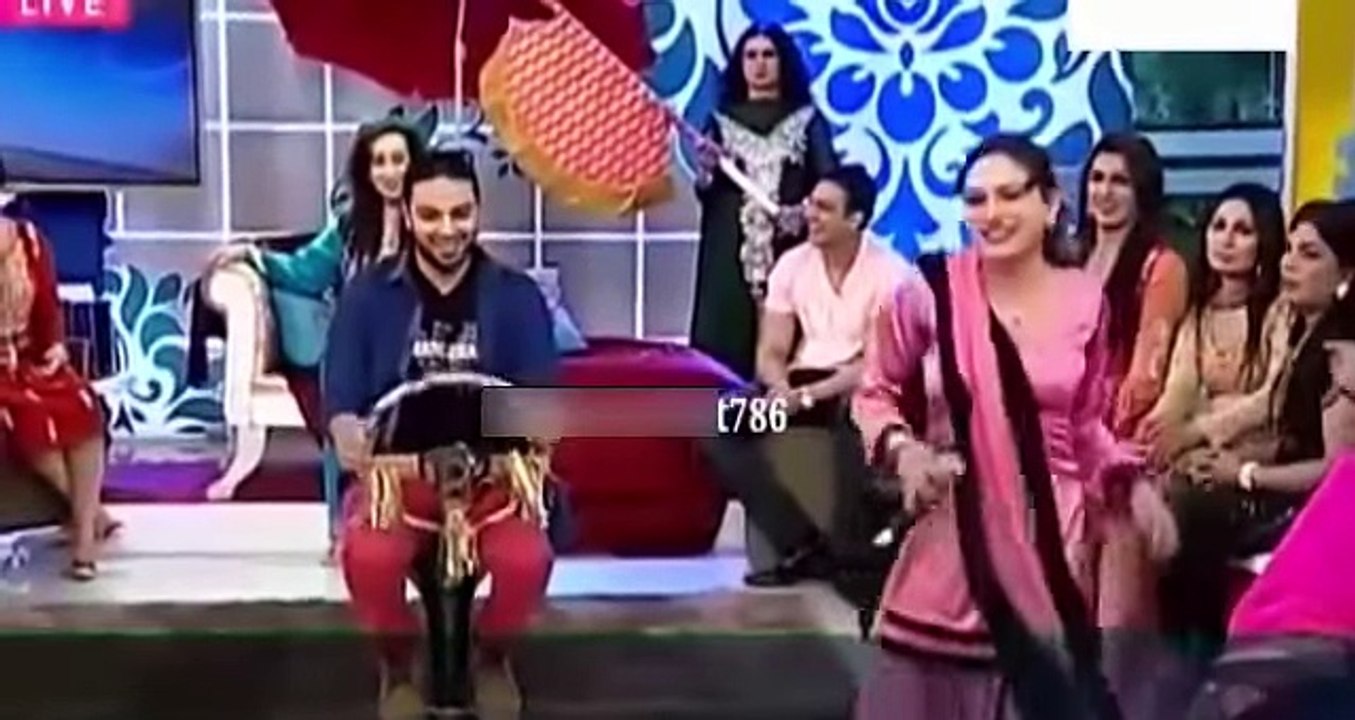 Apna rupata thek kro see what happend in live show