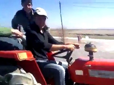 Cahillik işte naparsın (sonuna kadar izleyin)