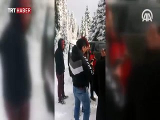 Karda mahsur kalanları Off-Road'cular kurtardı