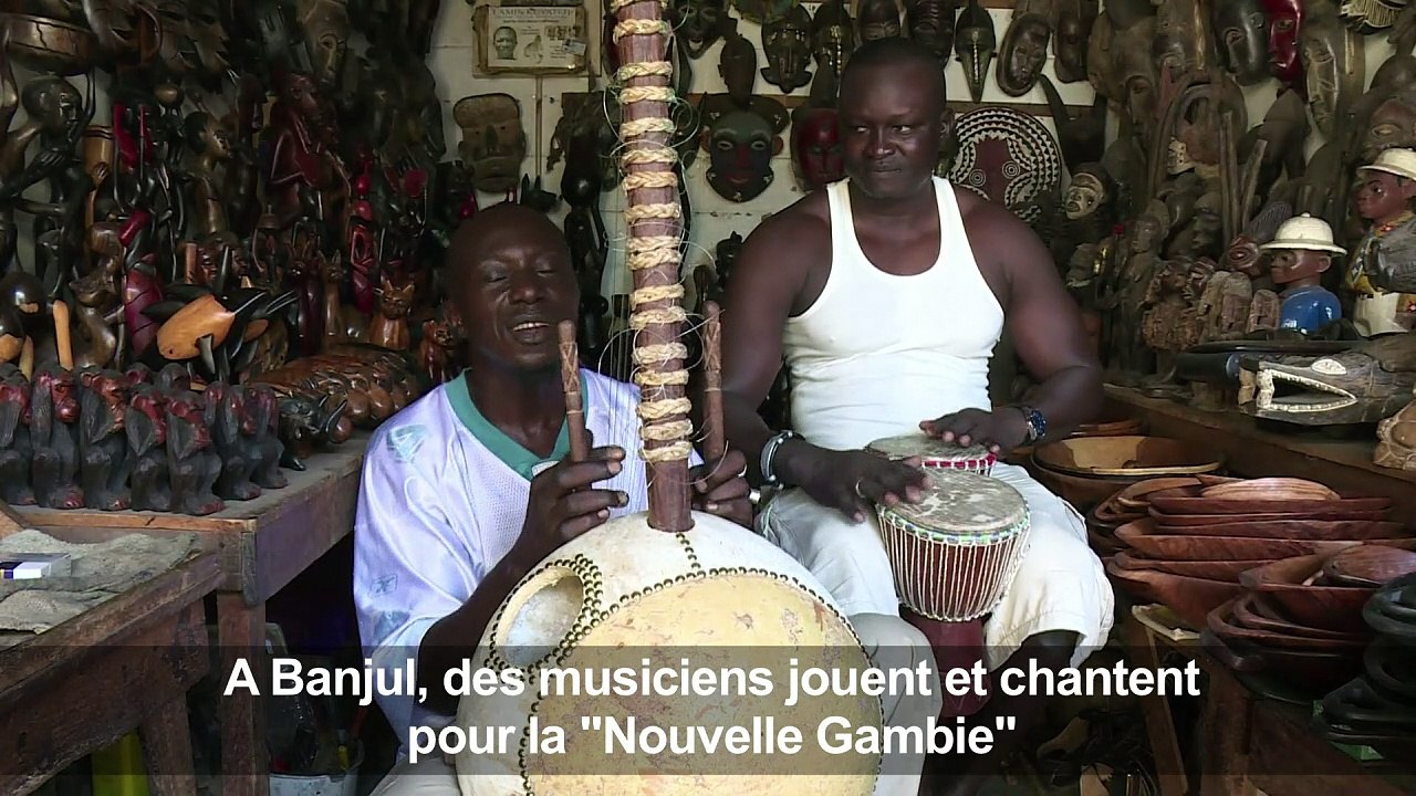 Des musiciens jouent pour la "Nouvelle Gambie"