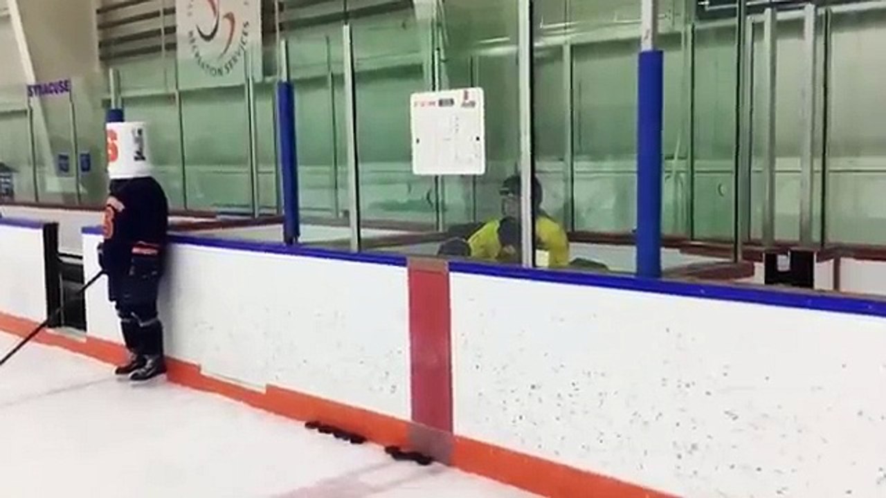 Syracuse Hockey Mannequin Challenge