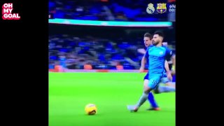 Sergio Agüero pète un câble et dégomme David Luiz