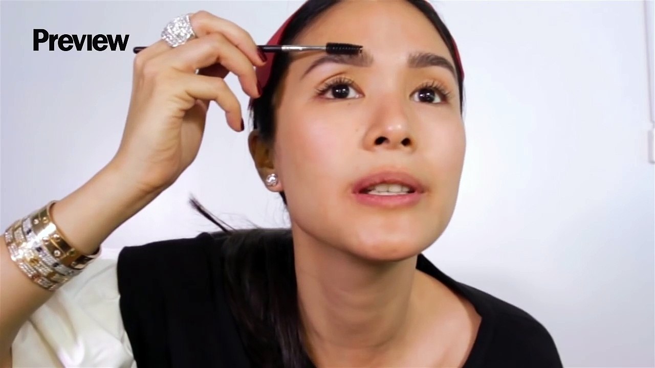 Heart Evangelista Does Her Makeup