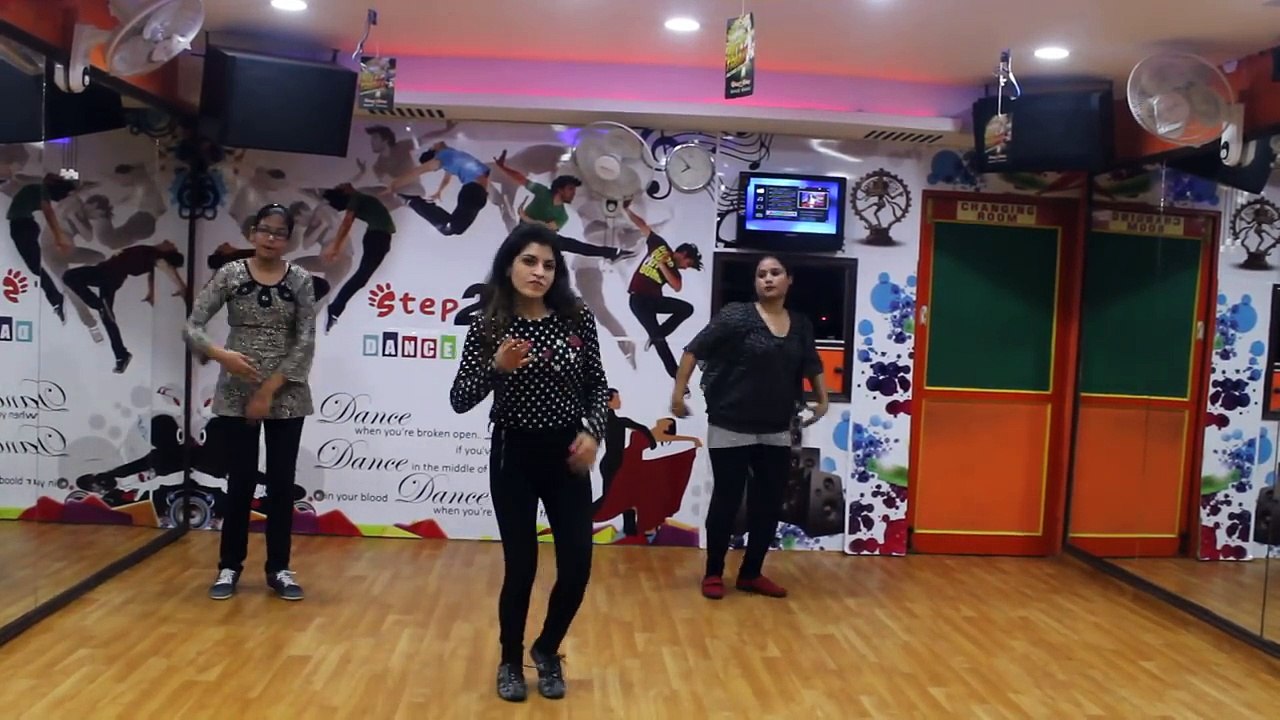 Dance Basanti | Ungli Dance Performance by Step2Step Dance Studio