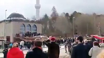 Mosque Closed by Authorities but Still Peoples Hear AZAN