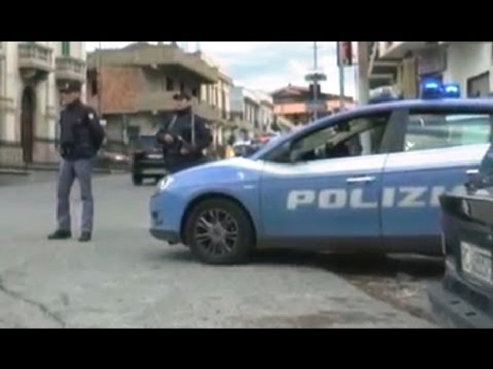 Reggio Calabria - Polizia sventa rapina in casa di anziana signora, 2 arresti (03.12.16)