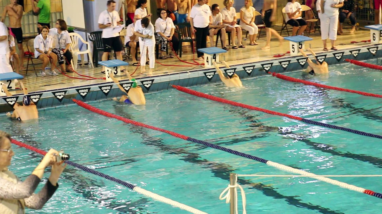 Dernière série du Relai 4x100 m 4 Nages au championnat de Bretagne (03/12/16 à Brest)