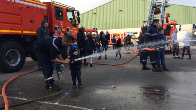 Les pompiers font le show pour le Téléthon