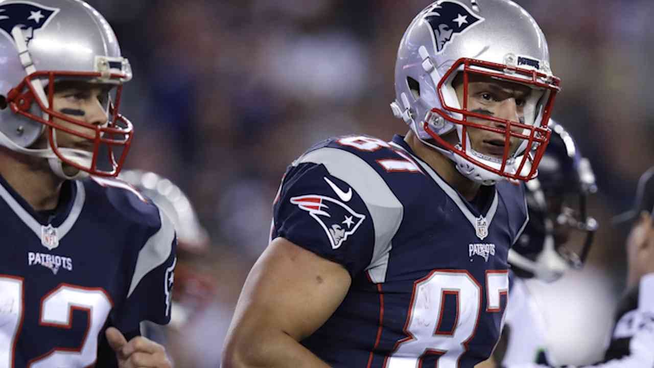 Patriots Place Rob Gronkowski on IR