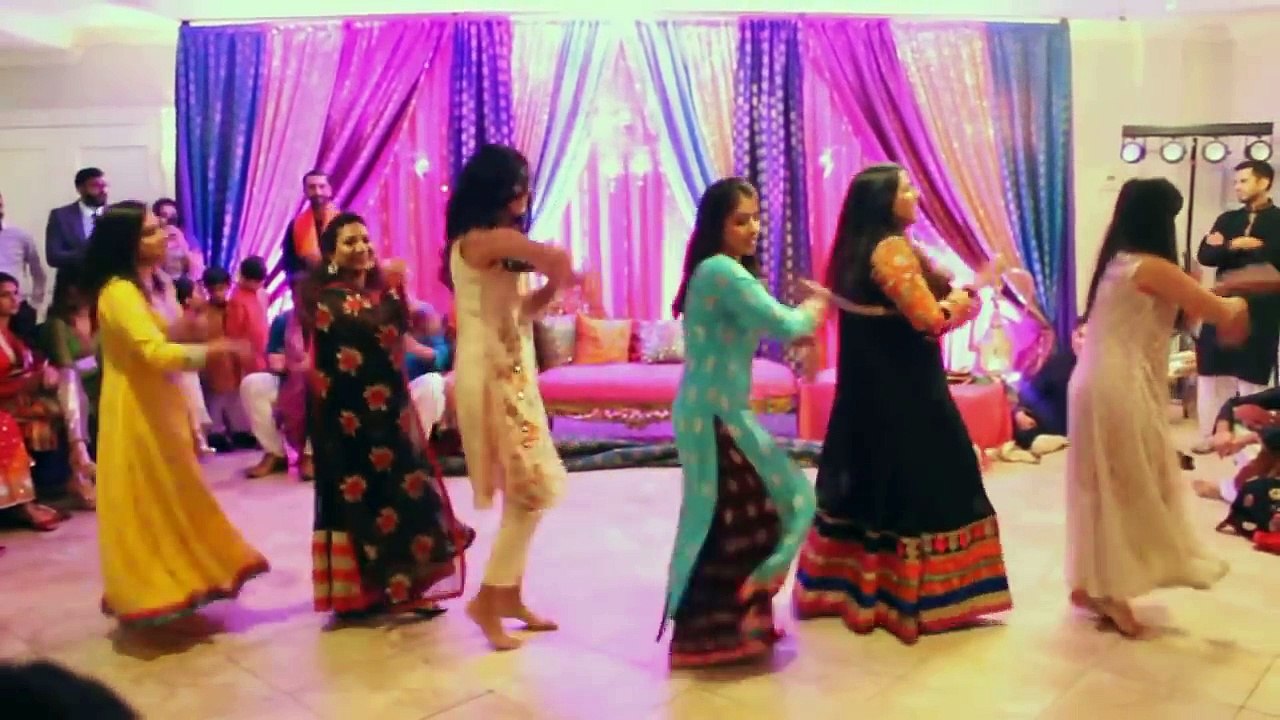 Mehndi Guy Girl Dance
