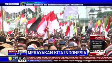Warga Kenakan Ikat Kepala Merah Putih di Kita Indonesia