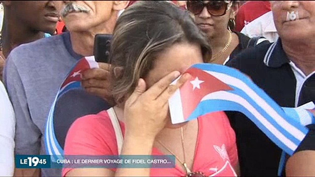 Grande émotion du peuple cubain à l'arrivée de l'urne de Fidel Castro à Santiago de Cuba