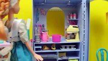 Elsa and Anna Work At a Barbie Bakery Disney Frozen Dolls Treats DisneyCarToys