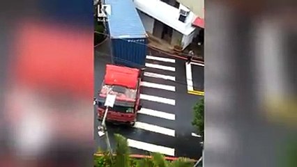 Very Funny and stunning funny video clips 2016 you cant stop laugh (26)