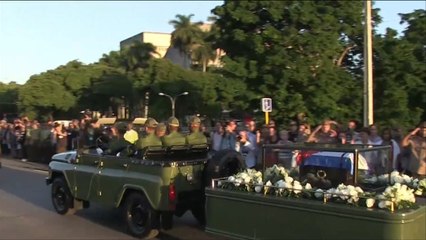 كوبا تستعد لدفن رماد زعيم ثورتها فيدل كاسترو