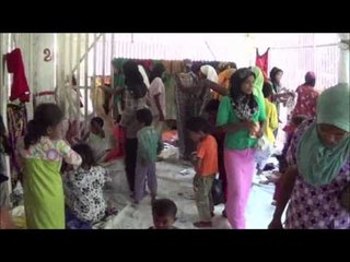 Binlerce Müslüman aç susuz