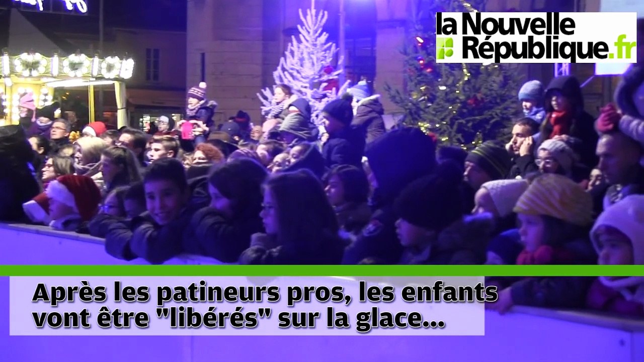 VIDEO. Blois : la patinoire est ouverte, gare aux chutes !