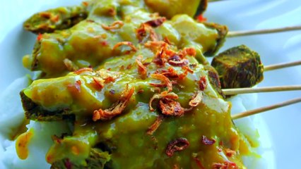 Satay Padang Recipe,  beef skewer with spicy curry sauce