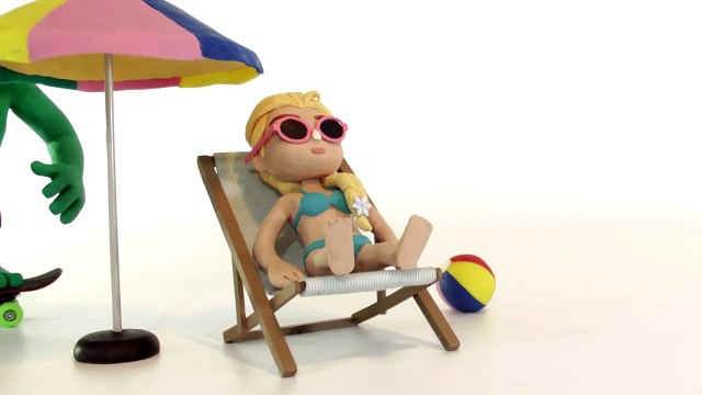 Elsa needs to Pee - Frozen Elsa vs Spiderman Frozen Play Doh Cartoon Stop Motion