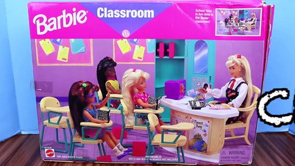BARBIE CLASSROOM Vintage School Playset Frozen Elsa Teacher + Frozen Kids, Kelly, Chelsea & Stacie