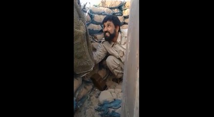 Un soldat troll un sniper de Daesh.