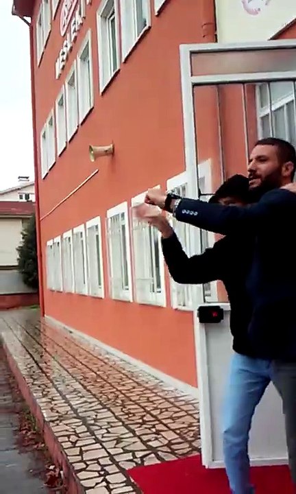 Kamyonları çok seven Ömer'e sürpriz yapan öğretmen