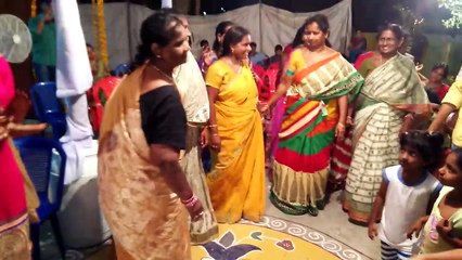 Amazing Indian women wonderful sangeet dance performance