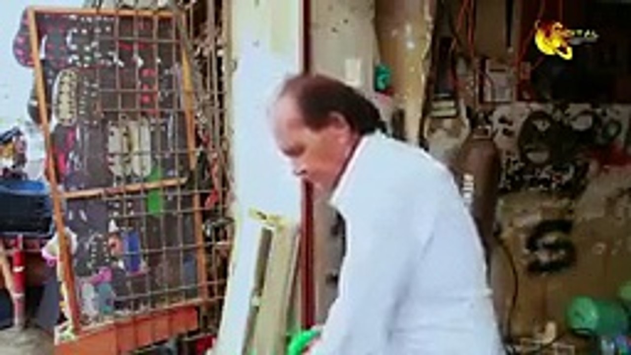 جو لوگ ناجائز کسی کو لوٹتے ہیی پھر کیسے اللہ تعالٰی ان سے انتقام لیتا ہے اس ویڈیو کو دیکھیں