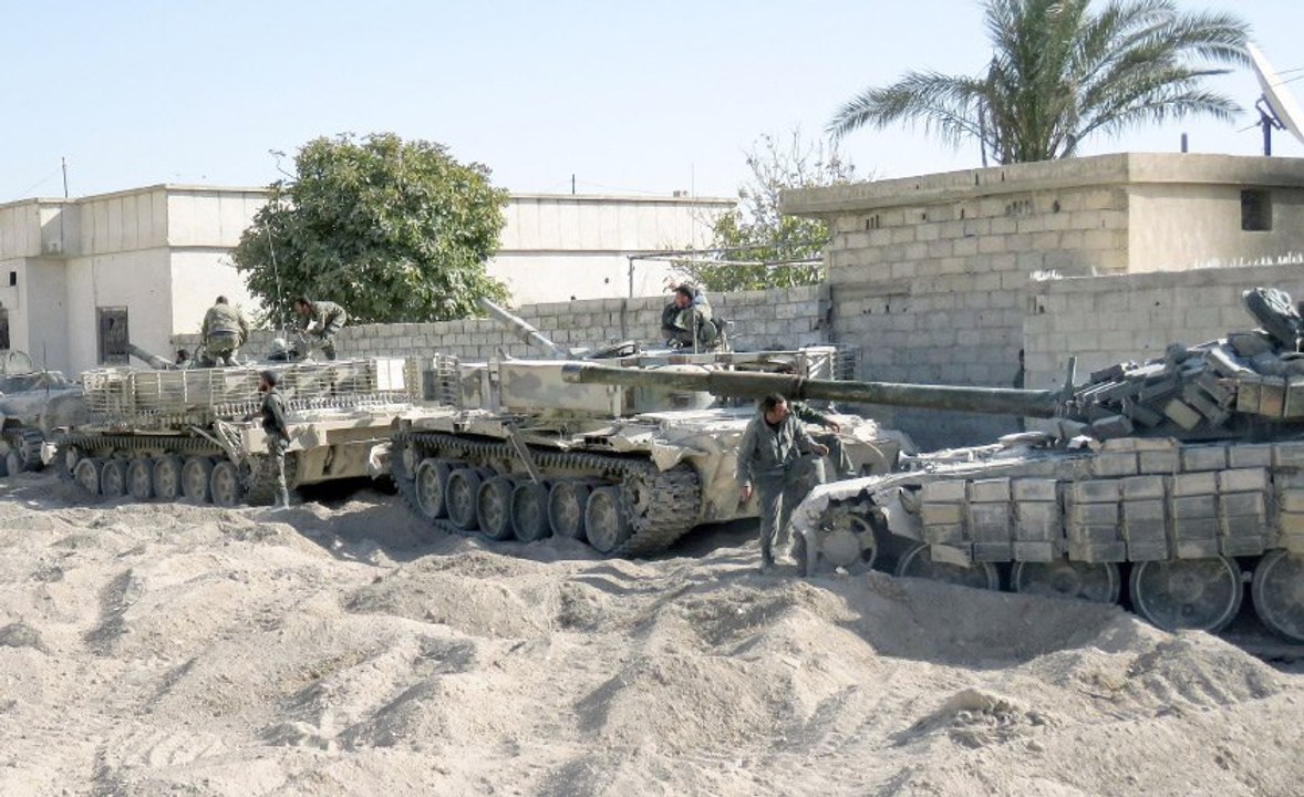 Сирия: САА ведет боевые действия в Алеппо 4 декабря 2016/ Syrian Arab Army (SAA) troops re-took new districts of eastern