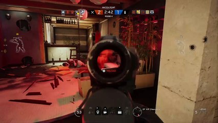 Rainbow 6 siege doing damage with sledge