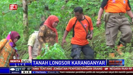 Khofifah Jalan Kaki Temui Korban Longsor Karanganyar
