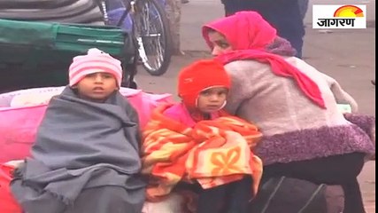 कोहरे ने बढ़ाई लोगों की परेशानी, ट्रेनें हुई लेट