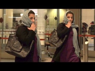 Cameraman Captures Vidya Balan Hiding Her Face At Mumbai Airport