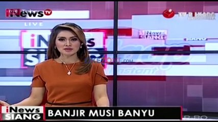 Pelajar di Musi Terobos Banjir untuk ke Sekolah