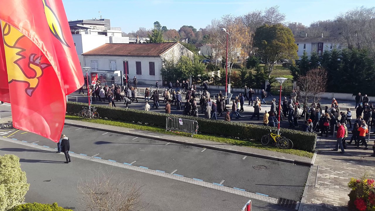 Marche au Taillan-Médoc contre la traversée des poids-lourds