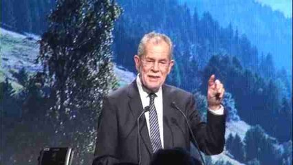 Austria frena a la ultraderecha y elige al ecologista Van der Bellen