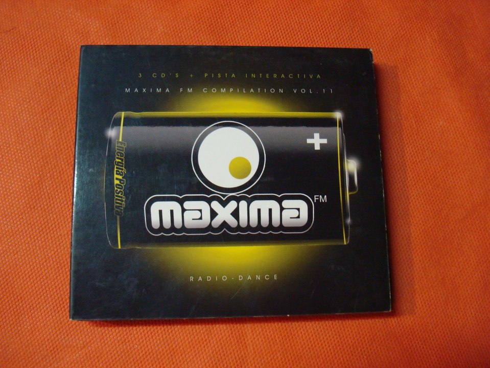 JOAN REYES.(OYE MIRA.)(CD 1.)(2010.) MAXIMA FM COMPILATION VOL 11.