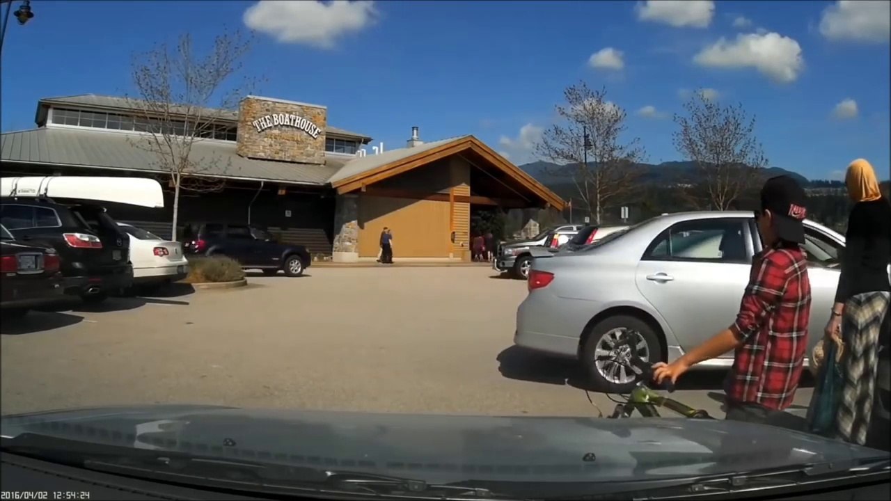 Te faire voler ta place de parking par une famille d'enfoirés sans scrupules