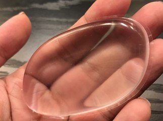 Beauté : L'implant mammaire en silicone, la nouvelle éponge BeautyBlender !